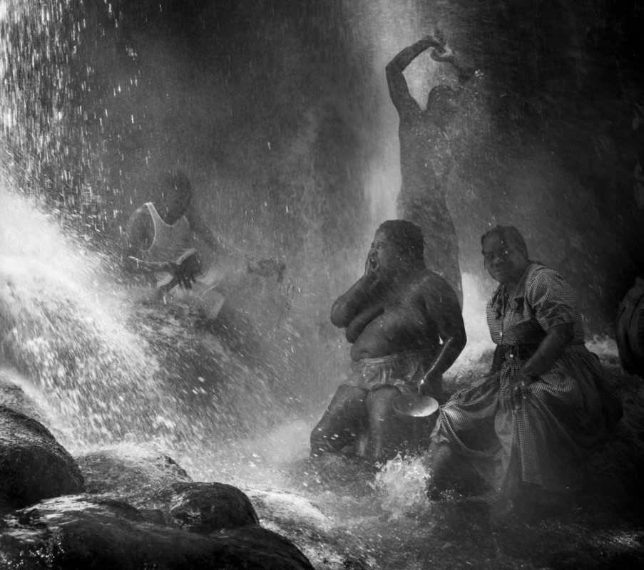 PELERINAGE VAUDOU ET CATHOLIQUE DE SAUT D'EAU, HAITI.