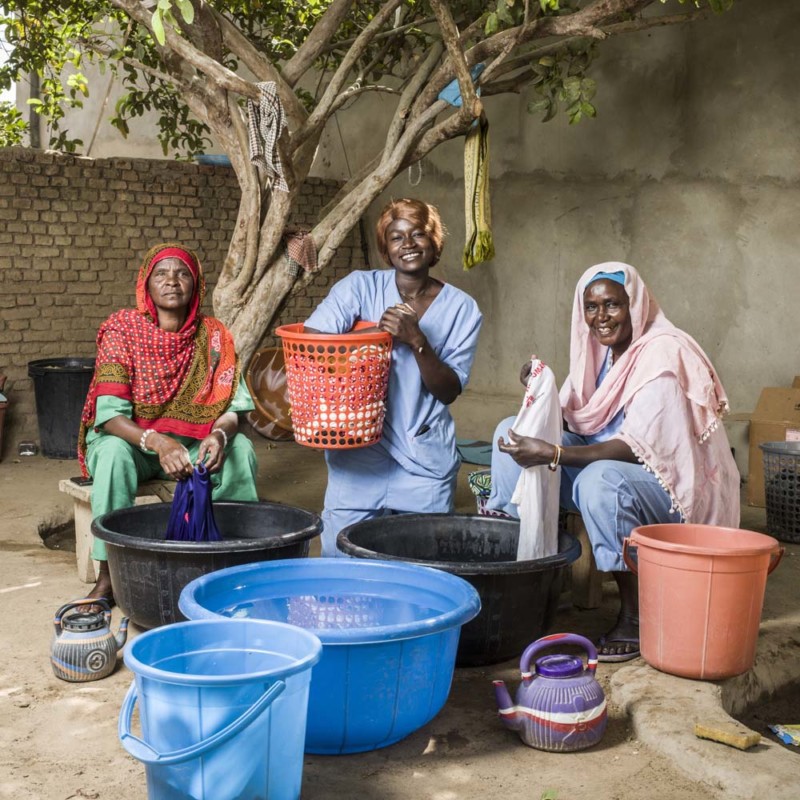 SERIE DE PORTRAITS DES METIERS DE L’HUMANITAIRE, REALISES A ADRE, A L’EST DU TCHAD.