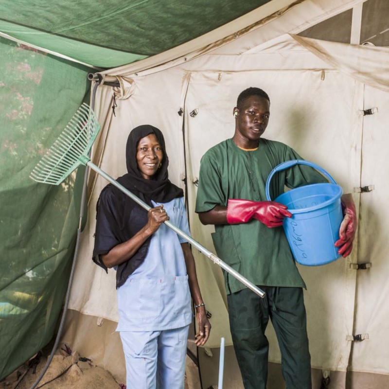 SERIE DE PORTRAITS DES METIERS DE L’HUMANITAIRE, REALISES A ADRE, A L’EST DU TCHAD.